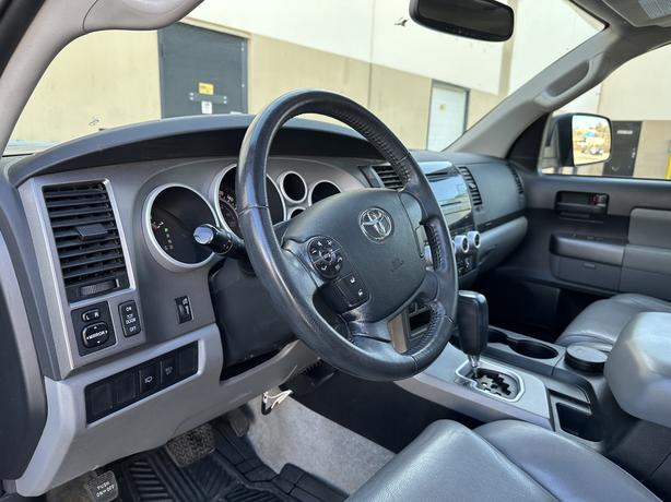 2011 Toyota Sequoia image 8