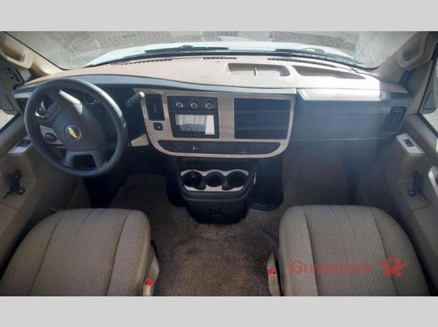 Used 2022 Thor Motor Coach Four Winds 28A Chevy image 6