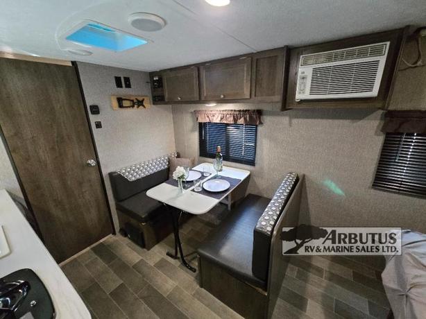 Used 2019 Dutchmen RV Coleman Lantern LT Series 18RB image 8