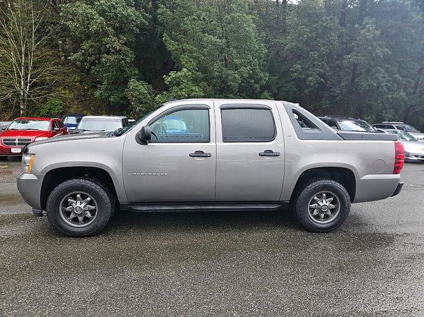 2008 Chevrolet  Avalanche LT w/1LT image 2