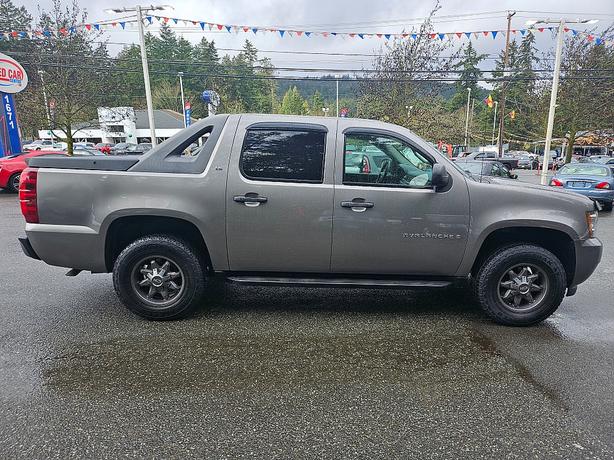 2008 Chevrolet  Avalanche LT w/1LT image 3
