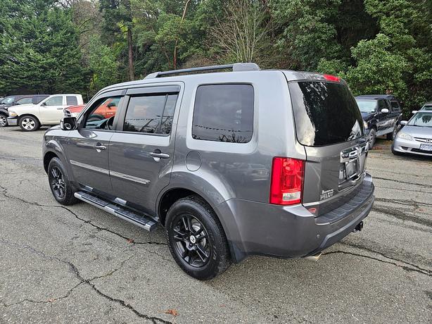 2011 Honda  Pilot Touring image 5