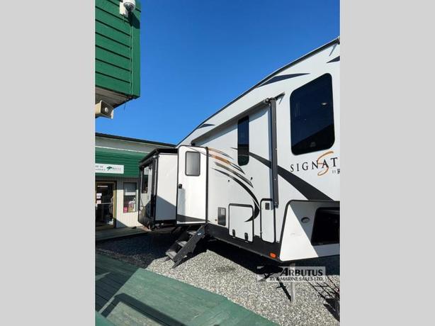 Used 2019 Forest River RV Rockwood 8299BS image 1