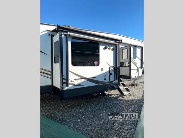 Used 2019 Forest River RV Rockwood 8299BS image 5