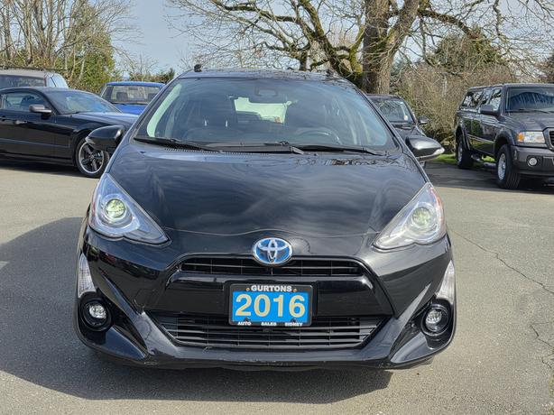 2016 Toyota Prius c image 2