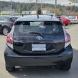 2016 Toyota Prius c thumbnail image 6