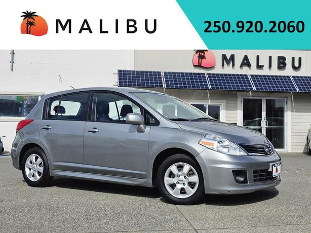 2010 Nissan Versa 5dr HB I4 CVT 1.8 SL image 1