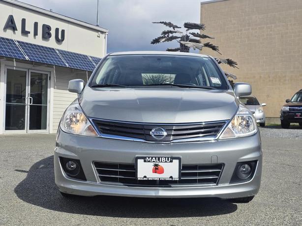 2010 Nissan Versa 5dr HB I4 CVT 1.8 SL image 2