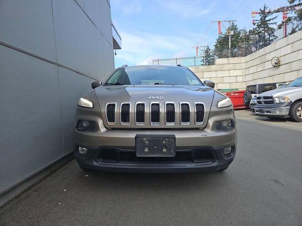 2017 Jeep Cherokee North 4x2 | One Owner! image 2