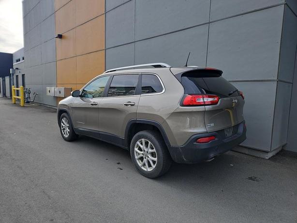 2017 Jeep Cherokee North 4x2 | One Owner! image 4