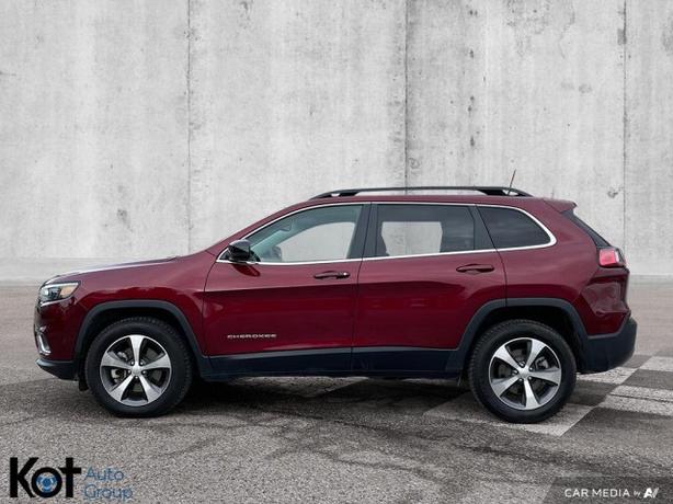 2022 Jeep Cherokee Limited | Trailer Tow Package | Remote Start | Power Liftgate image 8
