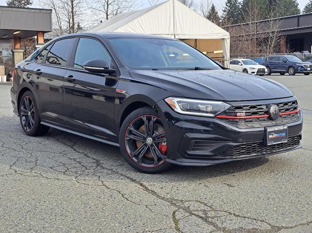 2019 Volkswagen Jetta GLI - Navigation, Heated Seats, Moonroof image 4