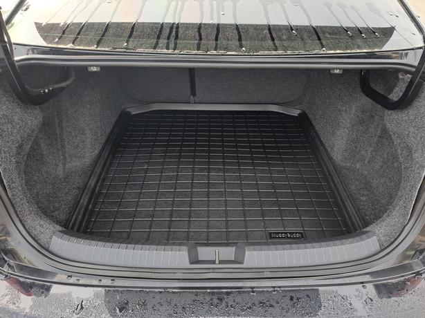 2019 Volkswagen Jetta GLI - Navigation, Heated Seats, Moonroof image 8
