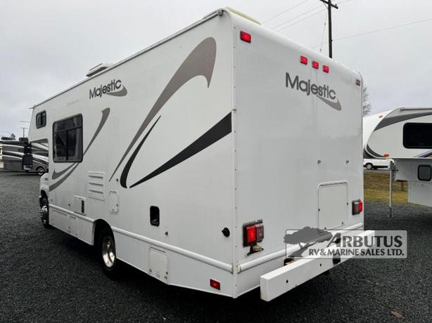 Used 2012 Thor Motor Coach Majestic 23A image 4