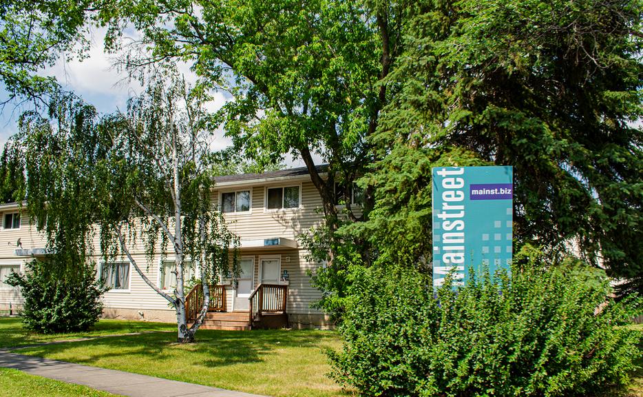 3 bedroom Wedgewood Townhomes display photo