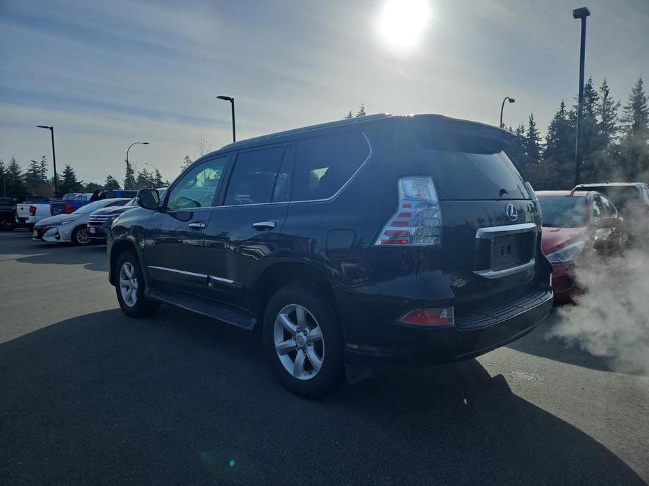 2016 Lexus GX 460 display photo
