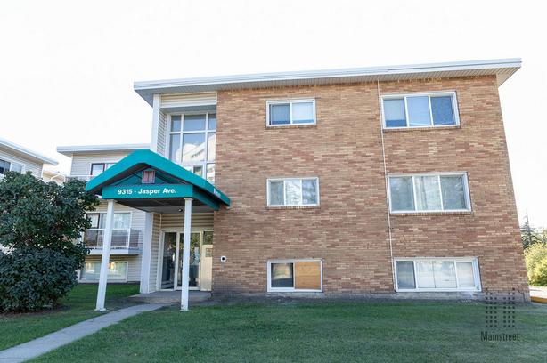 Bachelor Riverside Estates image 8