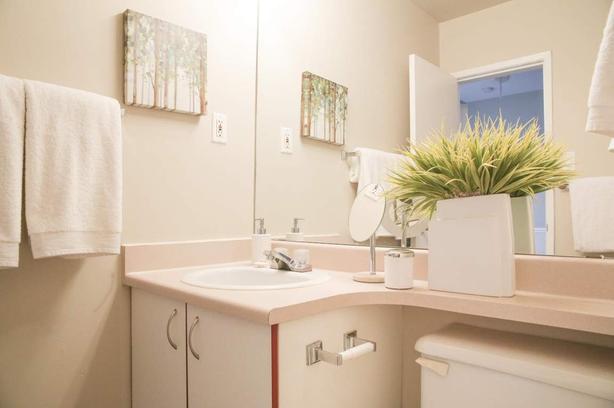 2 bedroom Wellington Park Townhomes image 4