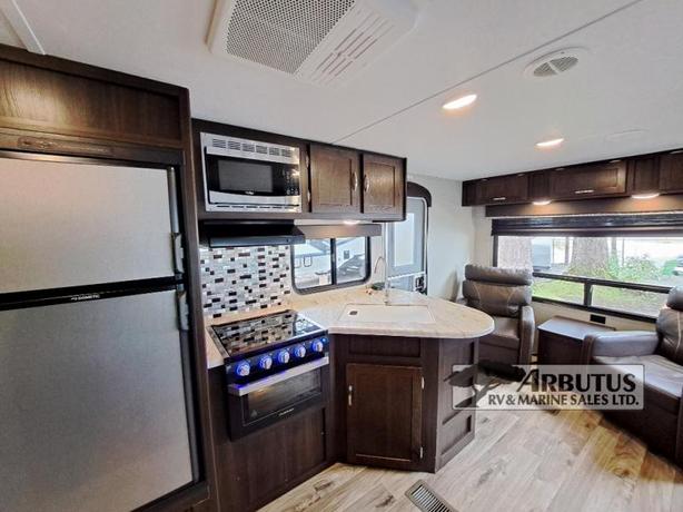 Used 2019 Keystone RV Springdale 258RLWE image 6