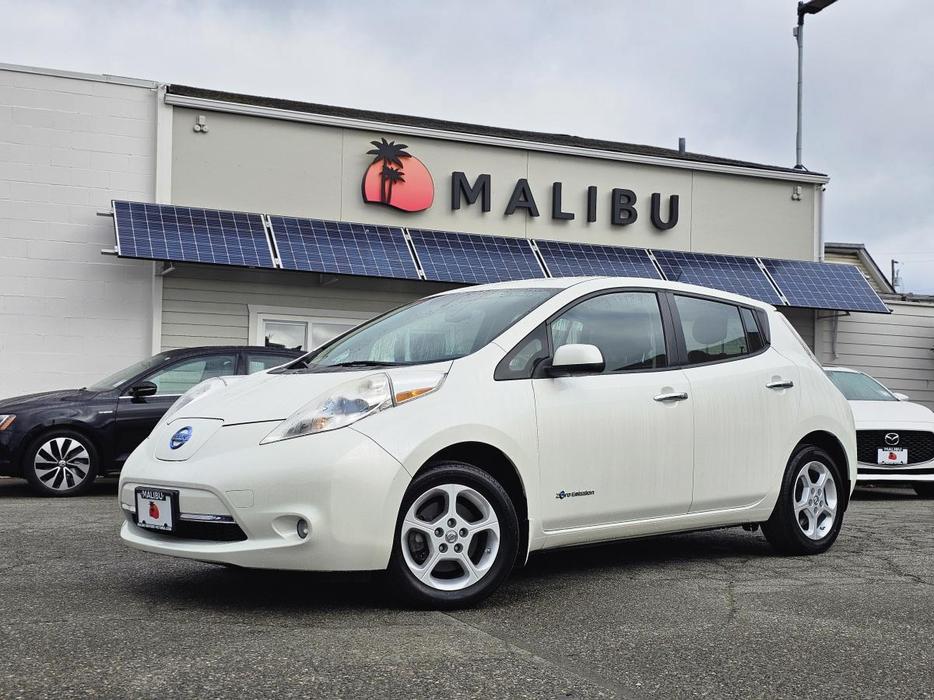 2015 Nissan LEAF 4dr HB SV display photo