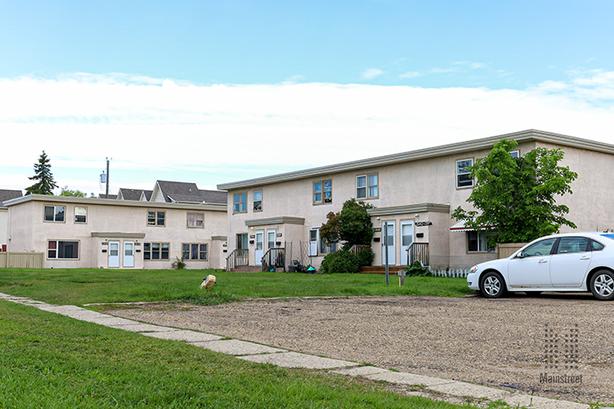 2 Bedroom Townhouse Athlone Park Townhomes image 2