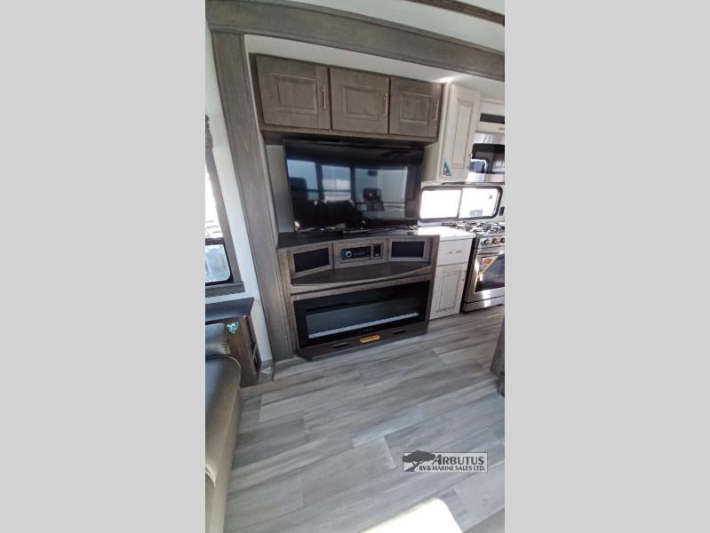 Used 2021 Alliance RV Paradigm 370FB display photo