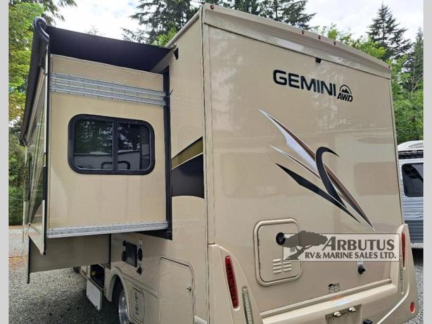 Used 2022 Thor Motor Coach Gemini AWD 23TW image 3