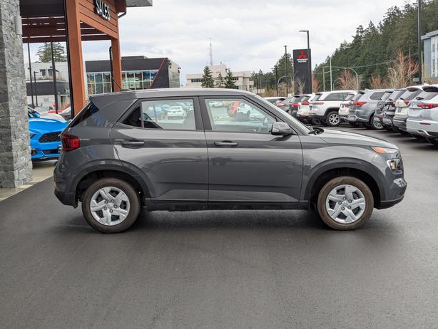 2024 Hyundai Venue Essential - No Accidents, Heated Seats image 5