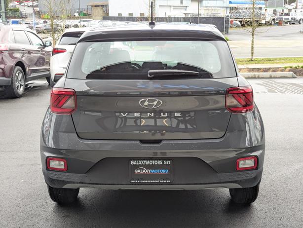 2024 Hyundai Venue Essential - No Accidents, Heated Seats image 7
