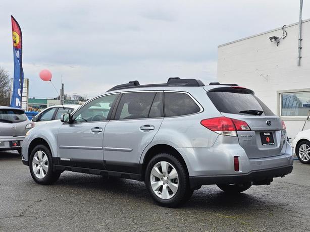 2012 Subaru Outback 5dr Wgn Auto 3.6R image 4