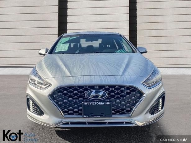 2018 Hyundai Sonata Sport -4 BRAND NEW TIRES! SLEEK RIDE! FINANCING AVAILABLE!! image 2