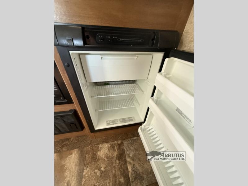 Used 2015 Coachmen RV Apex Ultra-Lite 191RBS display photo