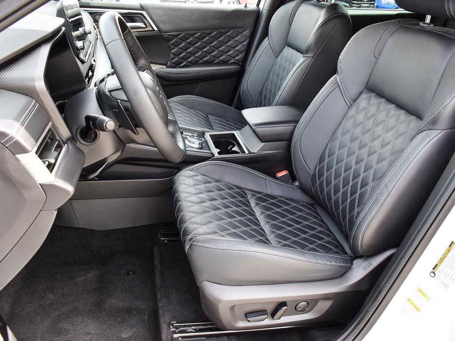 2023 Mitsubishi Outlander PHEV SEL - 360 Cameras, Navigation, Sunroof display photo