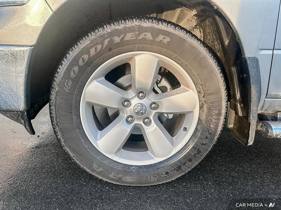 2023 RAM 1500 Classic | SLT 4x4 Crew Cab | Low KM | Heated Seats! demo display photo