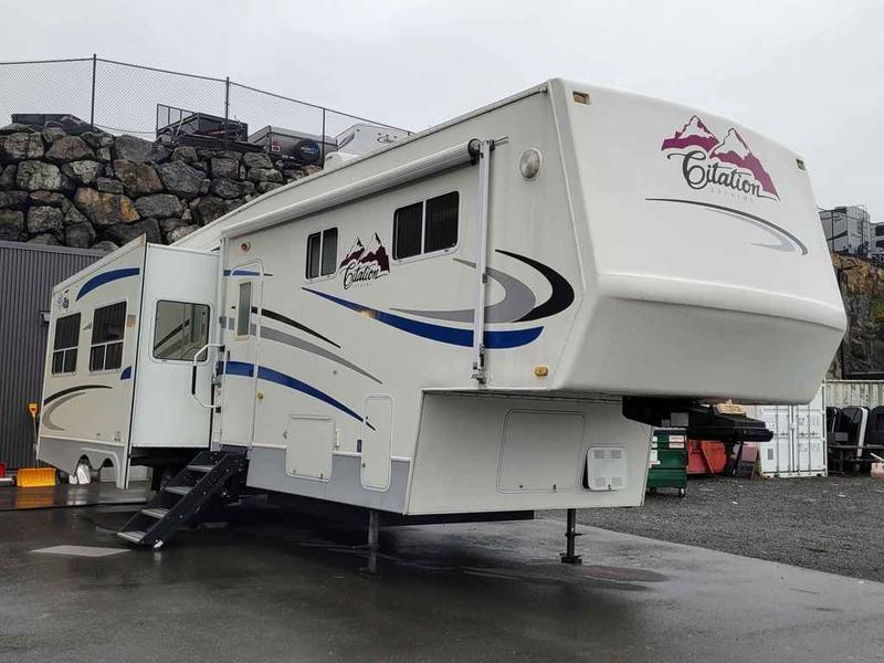 2007 Citation Supreme 33RLTS display photo