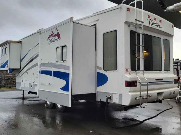 2007 Citation Supreme 33RLTS image 3