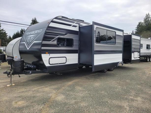 2022 Grand Design Transcend 251BH image 2