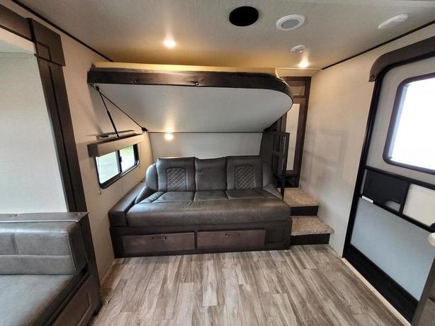 2022 Grand Design Transcend 251BH image 5