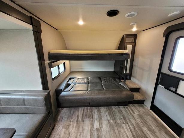 2022 Grand Design Transcend 251BH image 6
