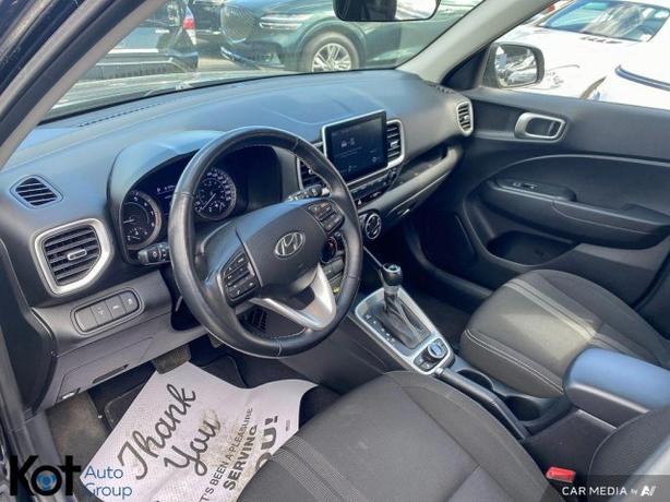 2022 Hyundai Venue Preferred image 6