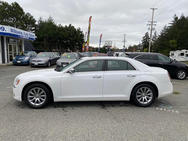 2012 Chrysler  300 Limited fully equipped image 8
