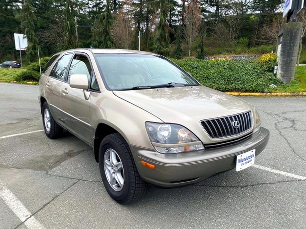 1999 Lexus  RX 300 Luxury SUV AWD Loaded Suv image 3
