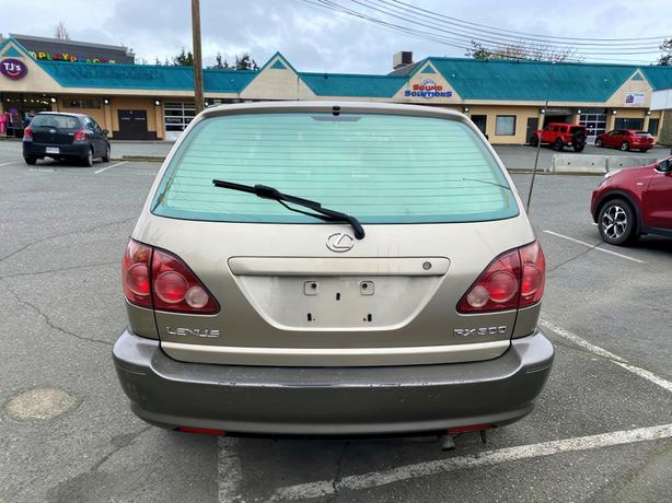 1999 Lexus  RX 300 Luxury SUV AWD Loaded Suv image 6