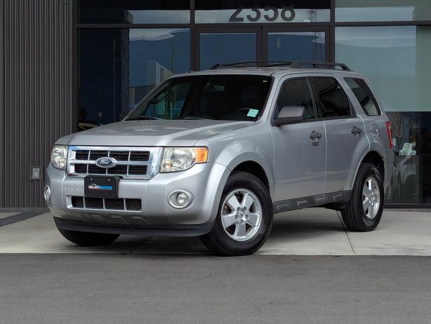 2011 Ford Escape XLT - Low Mileage, AWD image 1