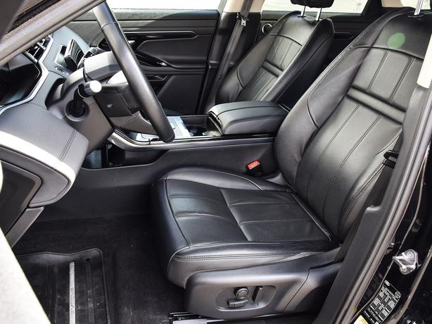2020 Land Rover Range Rover Evoque SE - Navigation, Parking Sensors, Heated Stee image 8