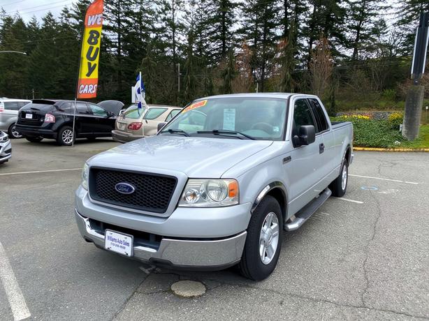 2004 Ford  F-150 XLT image 1