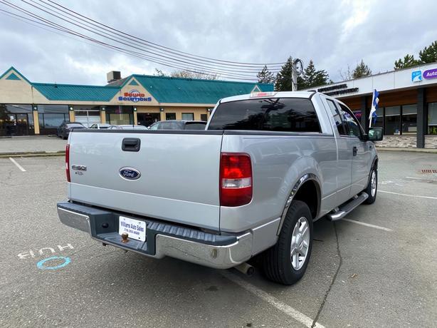 2004 Ford  F-150 XLT image 5