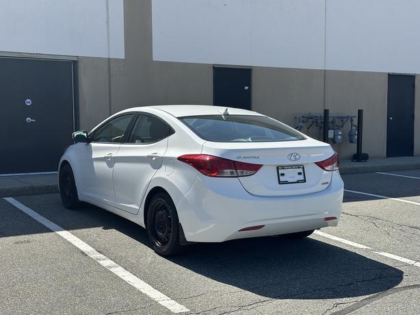 2013 Hyundai Elantra image 4