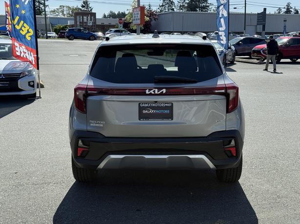 2025 Kia Seltos AWD - Exterior Parking Camera Rear &  Fog Lights image 7