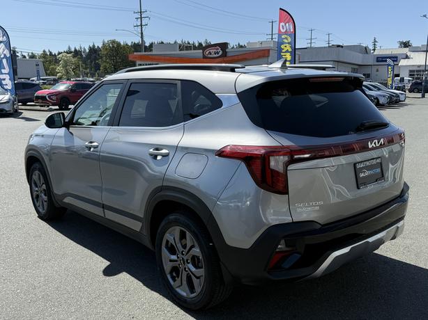 2025 Kia Seltos AWD - Exterior Parking Camera Rear &  Fog Lights image 8